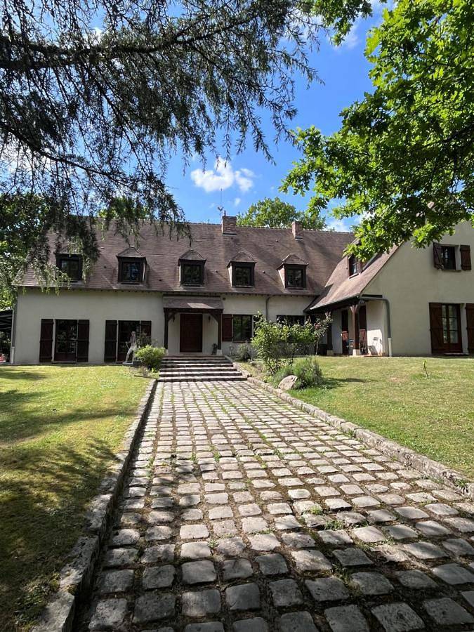 Gîte pour 2 personnes, avec vue et terrasse ainsi que jardin et piscine à Samois-sur-Seine