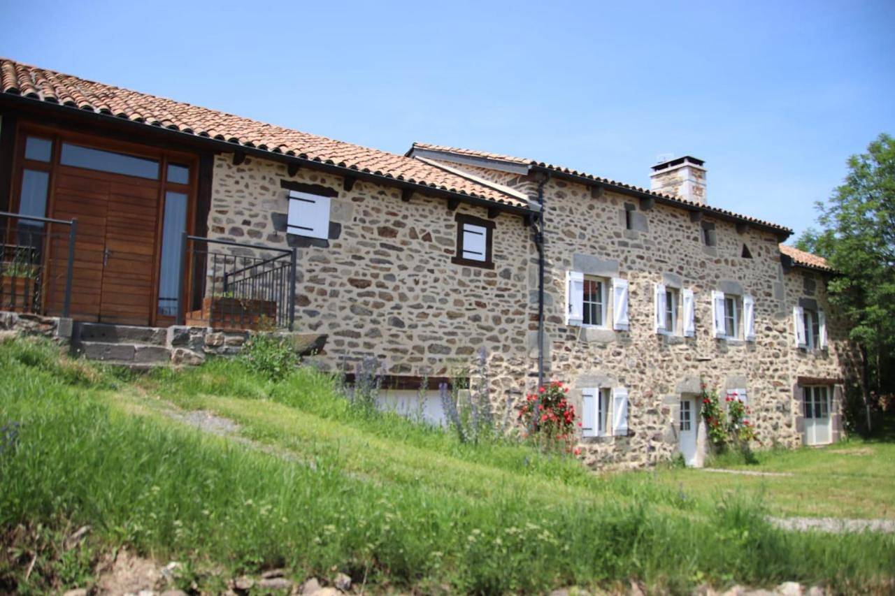 Appartement entier, Apartment in Anglards-de-Saint-Flour, Région de Saint-Flour