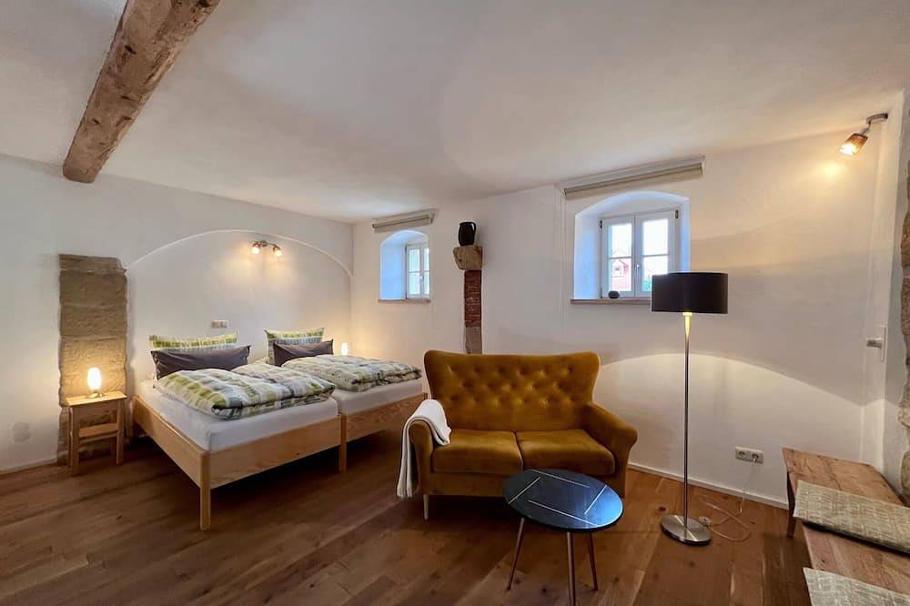 Ganze Wohnung, Luxuriöise Ferienwohnung (43qm) mit alten Sandsteinwänden in Zapfendorf, Landkreis Bamberg
