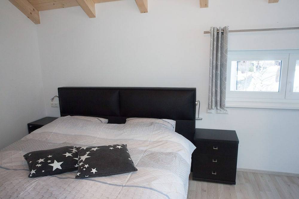 Nuove case di lusso con ampio giardino su una pista da sci vicino a Italia e Slovenia in Pohorje, Arnoldstein