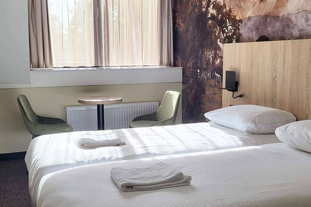 Peaceful Stay with Woodland Views, Perfect for Couples & Nature Walks in Eerbeek, Veluwe