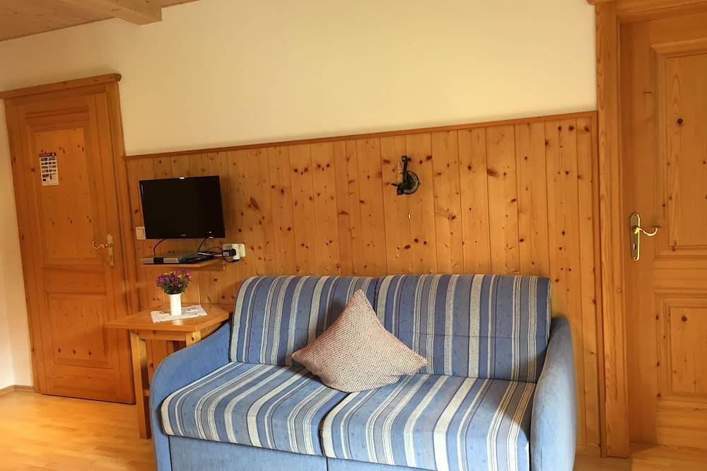 Ganze Wohnung, Ferienwohnung in ruh. zentr. Lage im Berchtesgadener Land m. freiem Bergblick in Weissbach an der Alpenstrasse, Schneizlreuth