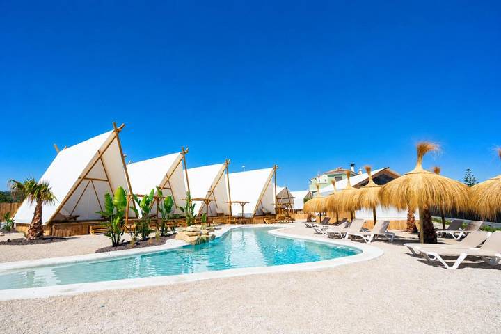 Bungalow para 4 personas, con piscina en Oliva