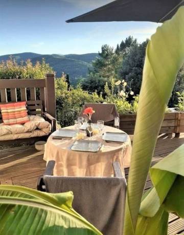 Cottage pour 4 personnes, avec terrasse ainsi que jardin et jacuzzi, animaux acceptés à Saint-Sébastien-d'Aigrefeuille