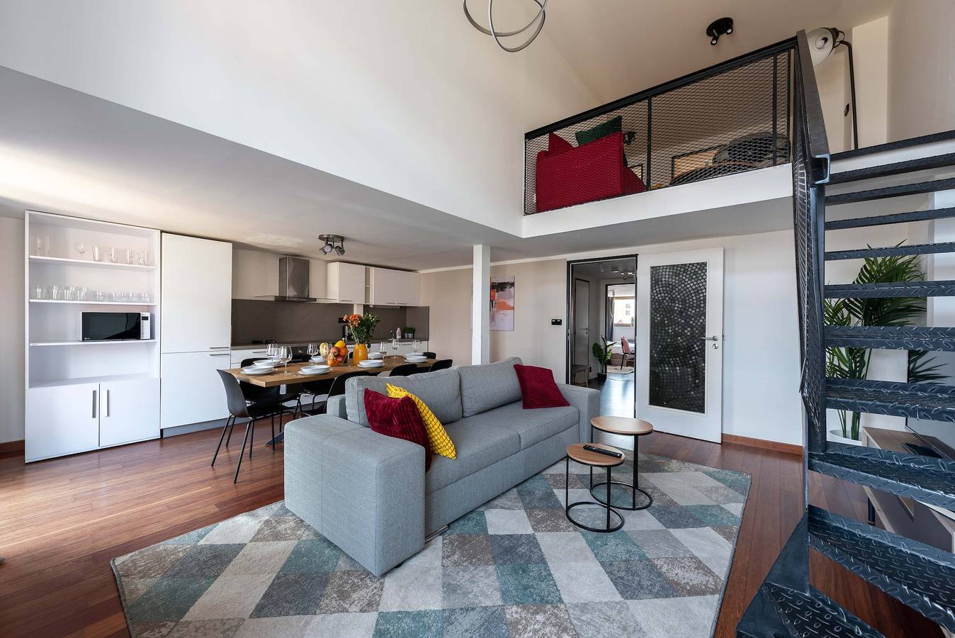 Geheel appartement, Luxury 5-bedrooms apart in Prague in Praag, Midden-Bohemen