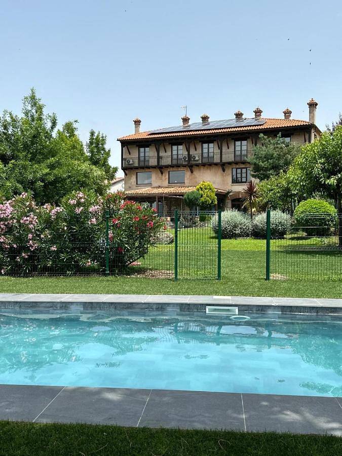 Hotel para 2 personas, con jardín y piscina además de sauna y vistas en la Sierra de Béjar