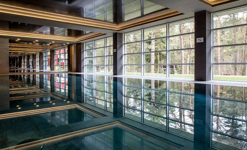 Hotel für 5 Personen, mit Whirlpool und Sauna sowie Pool und Balkon in Litauen