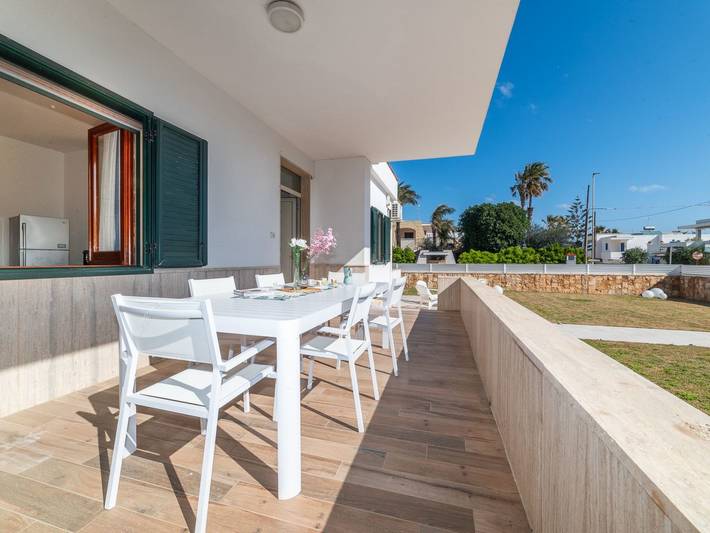 Villetta Pina 50 m vom Sandstrand und Parkplatz entfernt in Spiaggia Mezzaluna, Carovigno