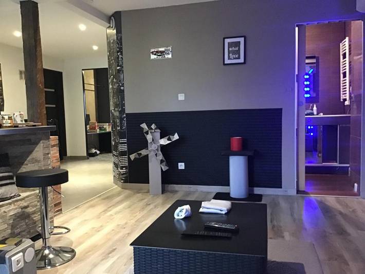 Location de vacances pour 2 personnes, avec Terrasse ainsi que Jardin et Vue à Treffort-Cuisiat
