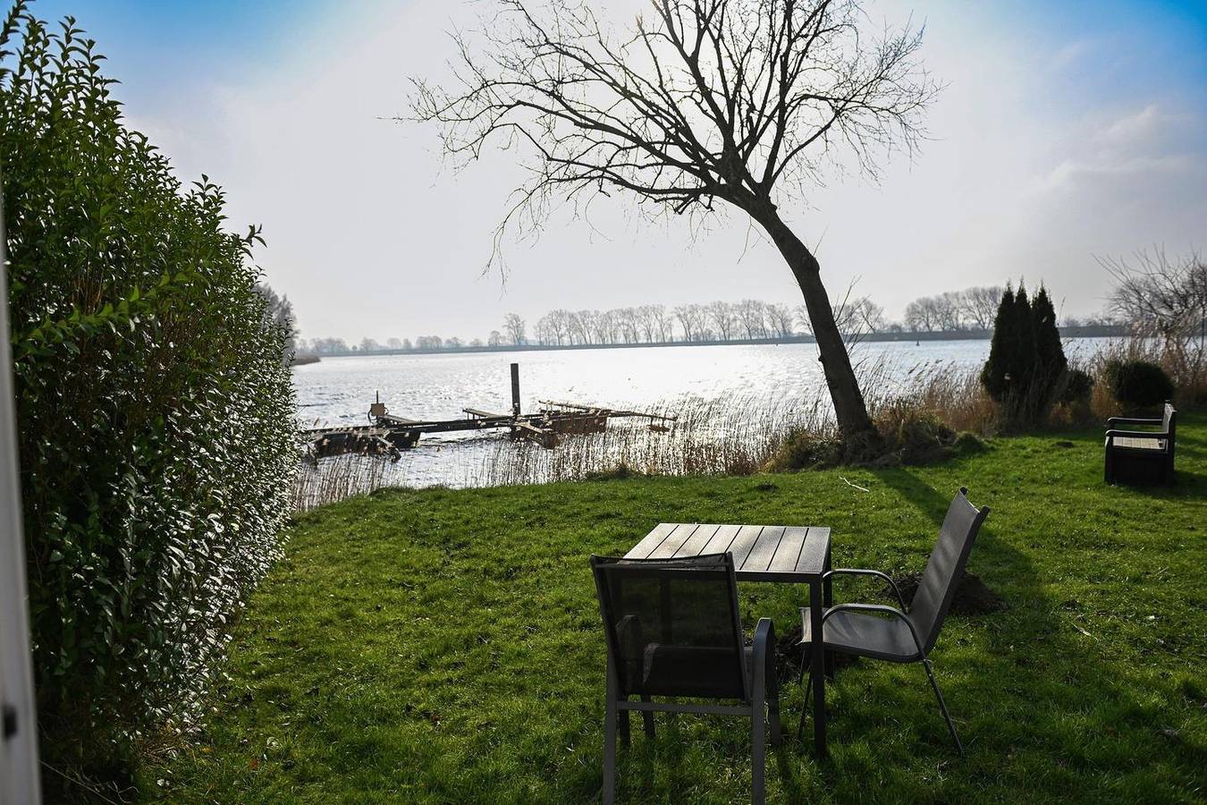 Mini-Ferienhaus Eidernest 1 – Dein naturnaher Rückzugsort an der Eider in Süderstapel, Eider-Treene-Sorge