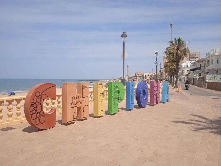 Ganze Wohnung, Apartment 'Chipiona Centro y Playa' mit privater Terrasse, Balkon und Wlan in Chipiona, Costa de la Luz