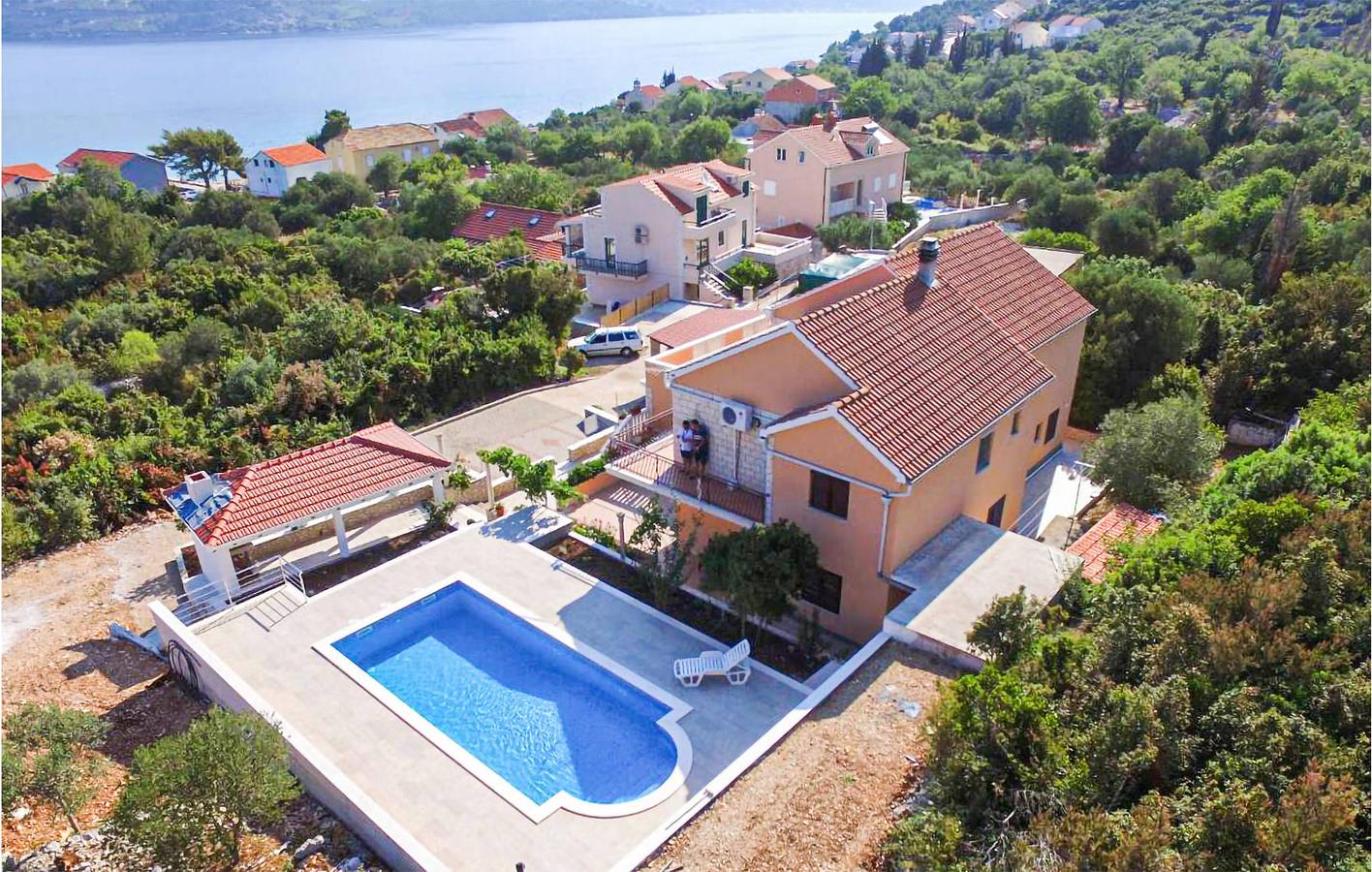 Geheel vakantieappartement, Stijlvol appartement met 1 slaapkamer, zwembad, terras en toegang tot het strand in Kneza, Korcula