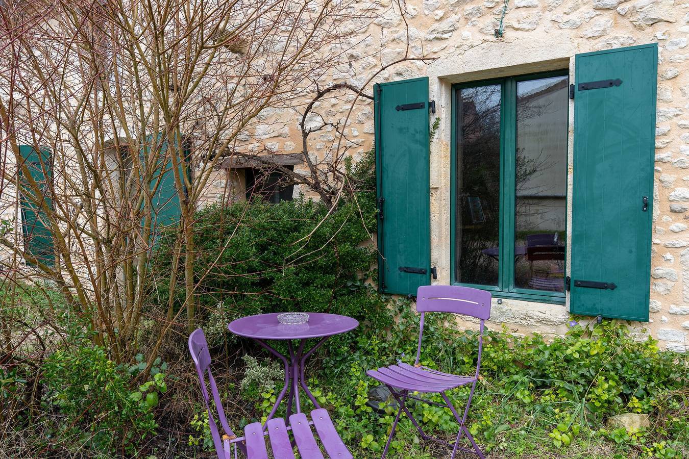 Maison de vacances 'Chai Crann Piorra' avec terrasse privée, jardin partagé et Wi-Fi in Saint-Genès-de-Blaye, Région de Blaye