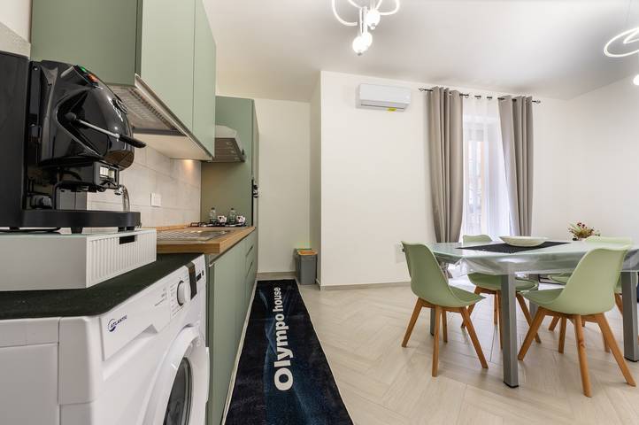 Entire apartment, Olympo House Apartment with Balcony, Sea View, Wi-Fi, and Air Conditioning in Agrigento, Agrigento Province