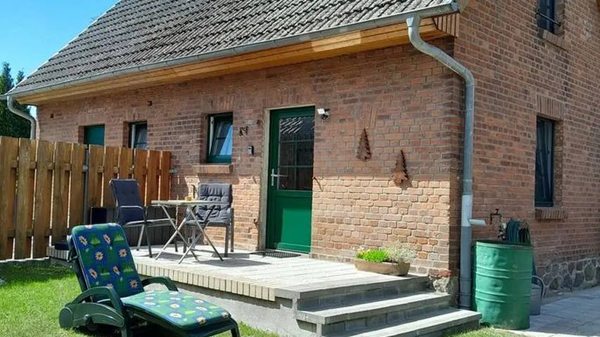 Ferienhaus für 2 Personen, mit Garten in Jabel