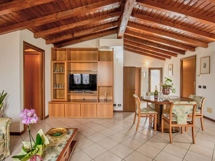 Appartement entier, Azalea in Lucino, Montano Lucino