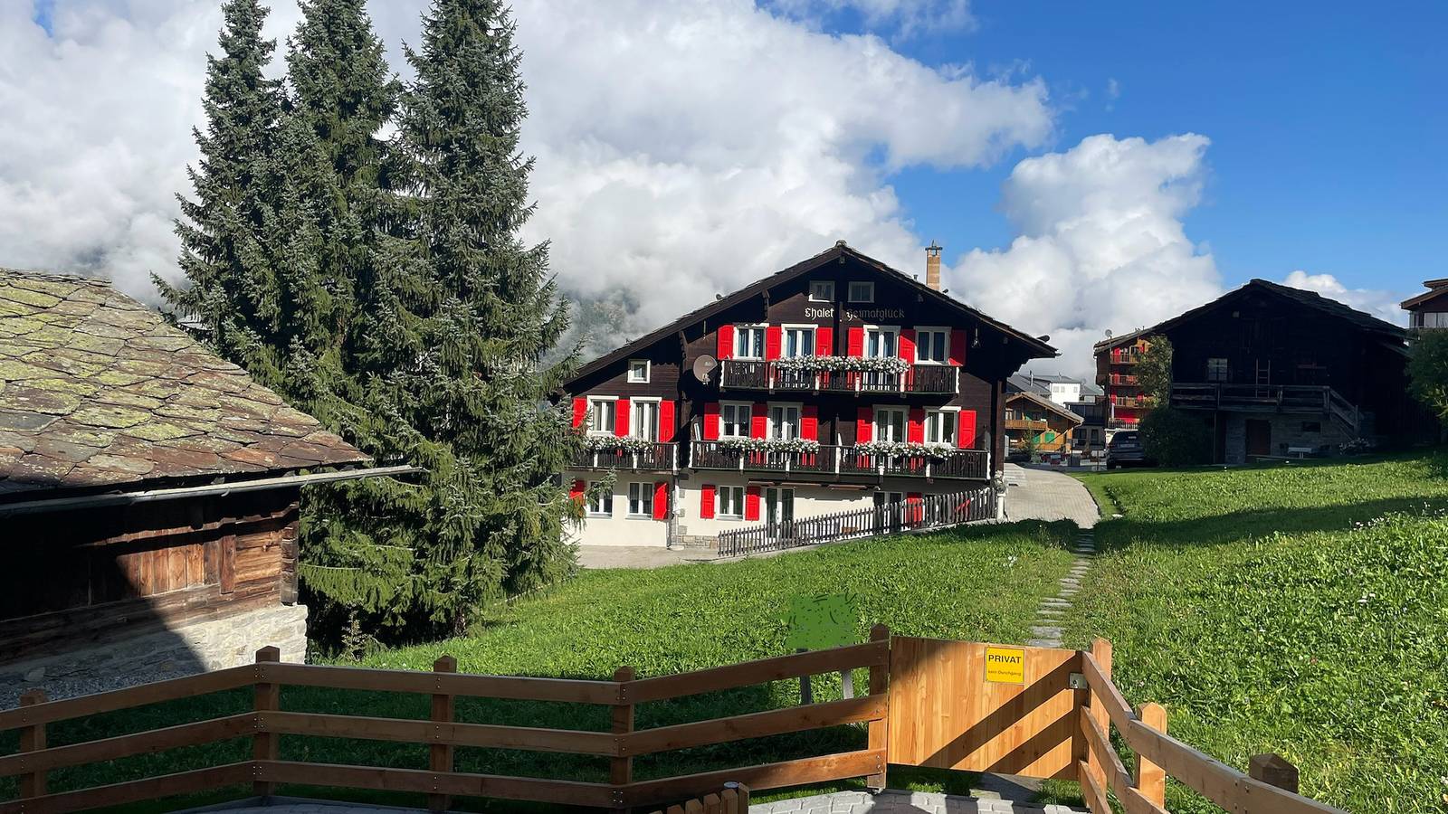 Ganze Ferienwohnung, Chalet Heimatglück - Heimatglück 2 - Apartment mit 2 Schlafzimmern in Grächen, Walliser Alpen