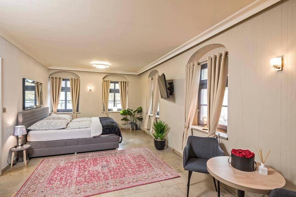 Ganze Wohnung, Cosel Palais Appartement in Laubegast, Dresden
