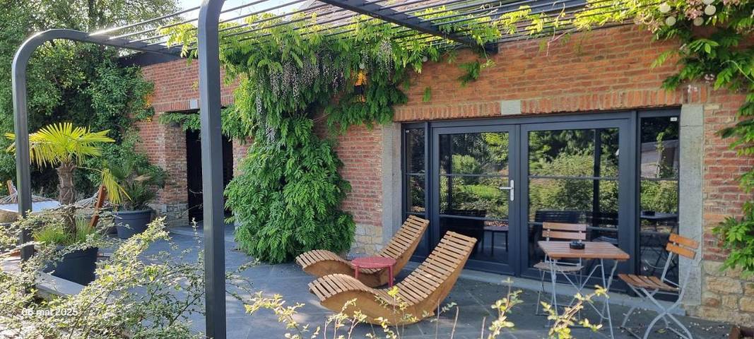Gîte pour 4 personnes, avec jacuzzi ainsi que sauna et jardin à Assesse