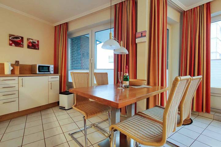 Ferienwohnung für 4 Personen, mit Sauna und Balkon in Duhnen - 3