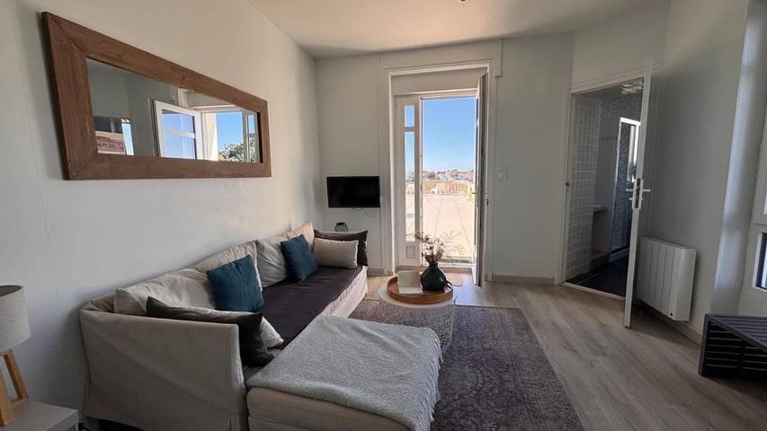 Gîte pour 2 personnes, avec vue et terrasse dans Plage Pontaillac - 3