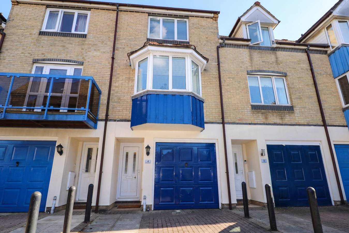 4 Atlantic Close in Ocean Village, Southampton