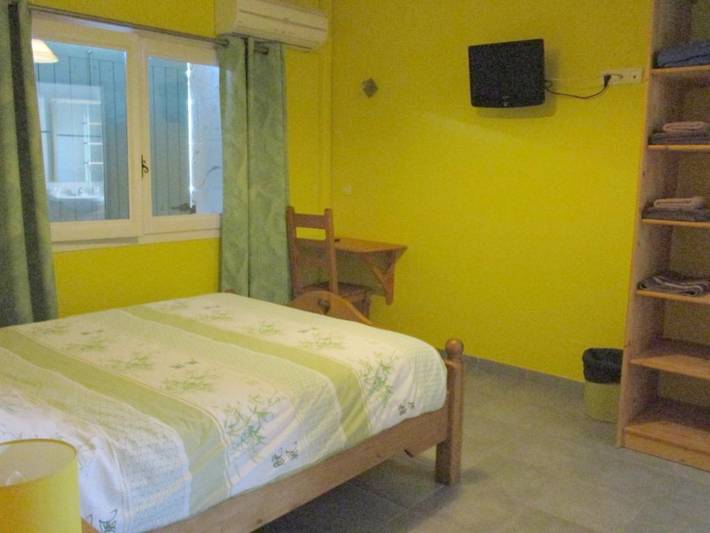 Gîte pour 2 personnes, avec balcon et vue à Saint-Jean-de-Maruéjols-et-Avéjan - 2