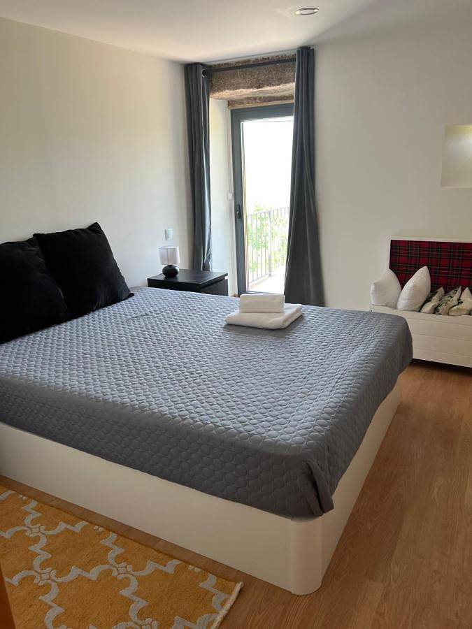 Location de vacances pour 6 personnes, avec vue ainsi que terrasse et jardin, animaux acceptés à Ribeira de Pena - 4