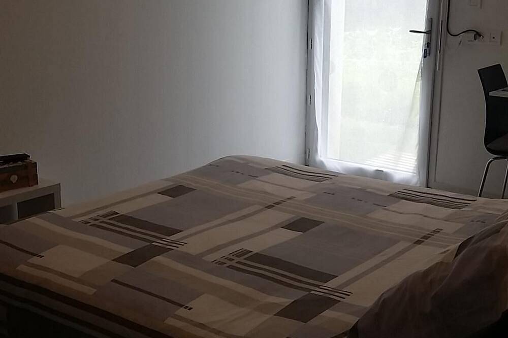 Chambre spacieuse moderne et très confortable à Perros-Guirec in Perros-Guirec, Côte de Granit Rose