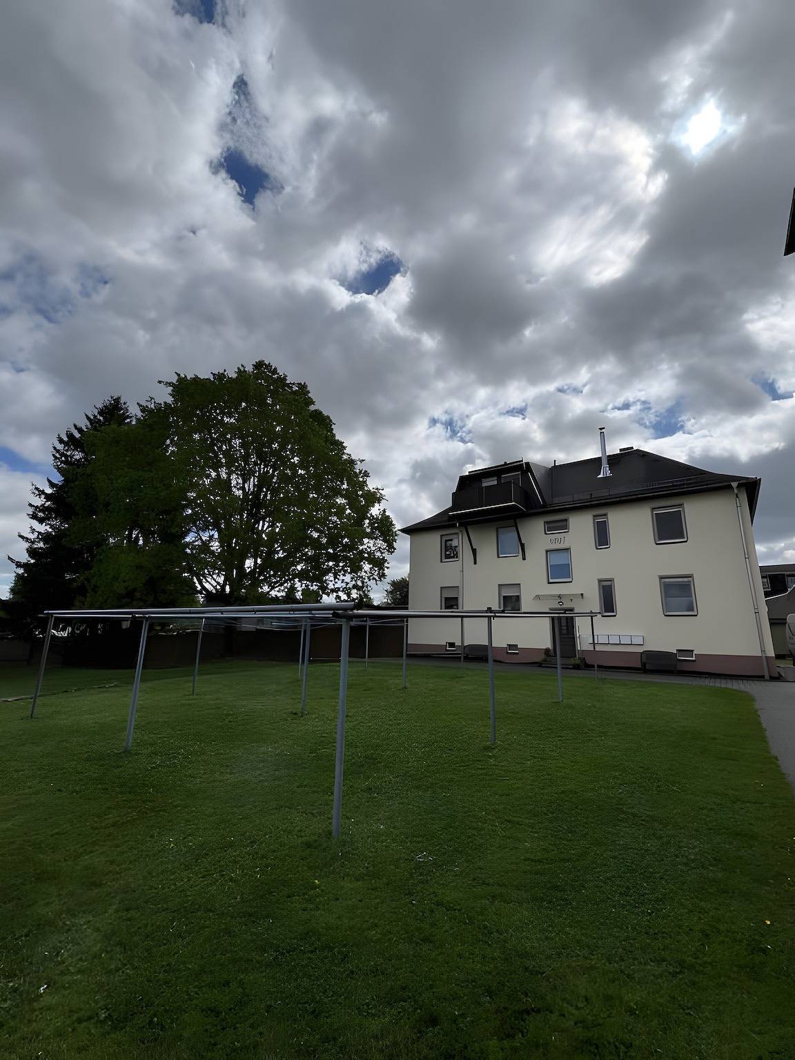 Ganze Wohnung, Apartment „Neue Ferienwohnung für 2 Personen“ mit Gemeinschaftsgarten, Balkon & Wlan in Oelsnitz/Erzgebirge, Erzgebirge