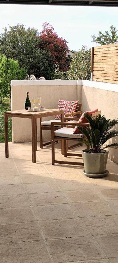 Location de vacances pour 2 personnes, avec terrasse et jardin à Loubès-Bernac - 4