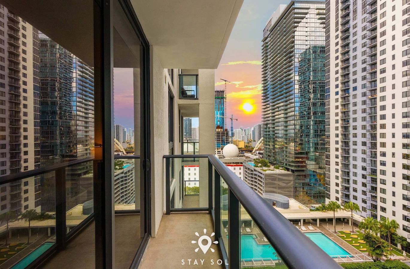 Ganzes Studio, Downtown Retreat Pools Spa Lounges Miami in Miami, Florida