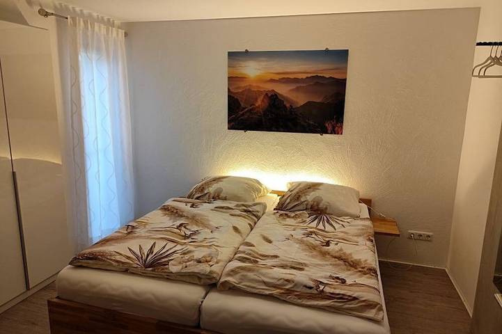 Ganze Wohnung, Moderne helle Fewo Grüntensicht für 2. Personen Bergsicht und Wiesen laden ein. in Durach, Bayerisch Schwaben