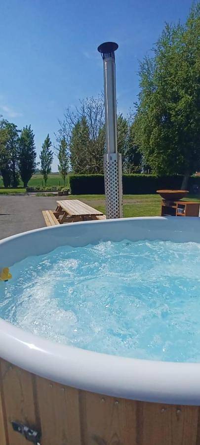 Vakantiehuis voor 21 personen, met whirlpool en tuin, kindvriendelijk in Poperinge