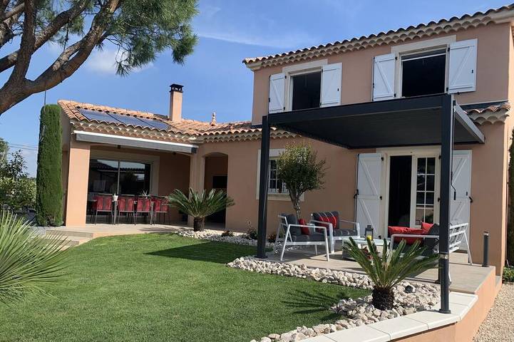 Location de vacances pour 6 personnes, avec jacuzzi et jardin à Entraigues-sur-la-Sorgue