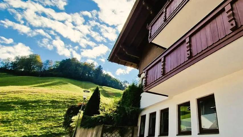 Gîte pour 2 personnes, avec jardin à Wiesing