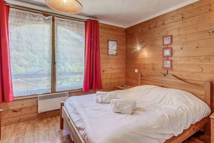 Geräumiges Chalet in Champagny en Vanoise, 10 Pers, WLAN, Parkplatz in Champagny-en-Vanoise, Vanoise-Massiv
