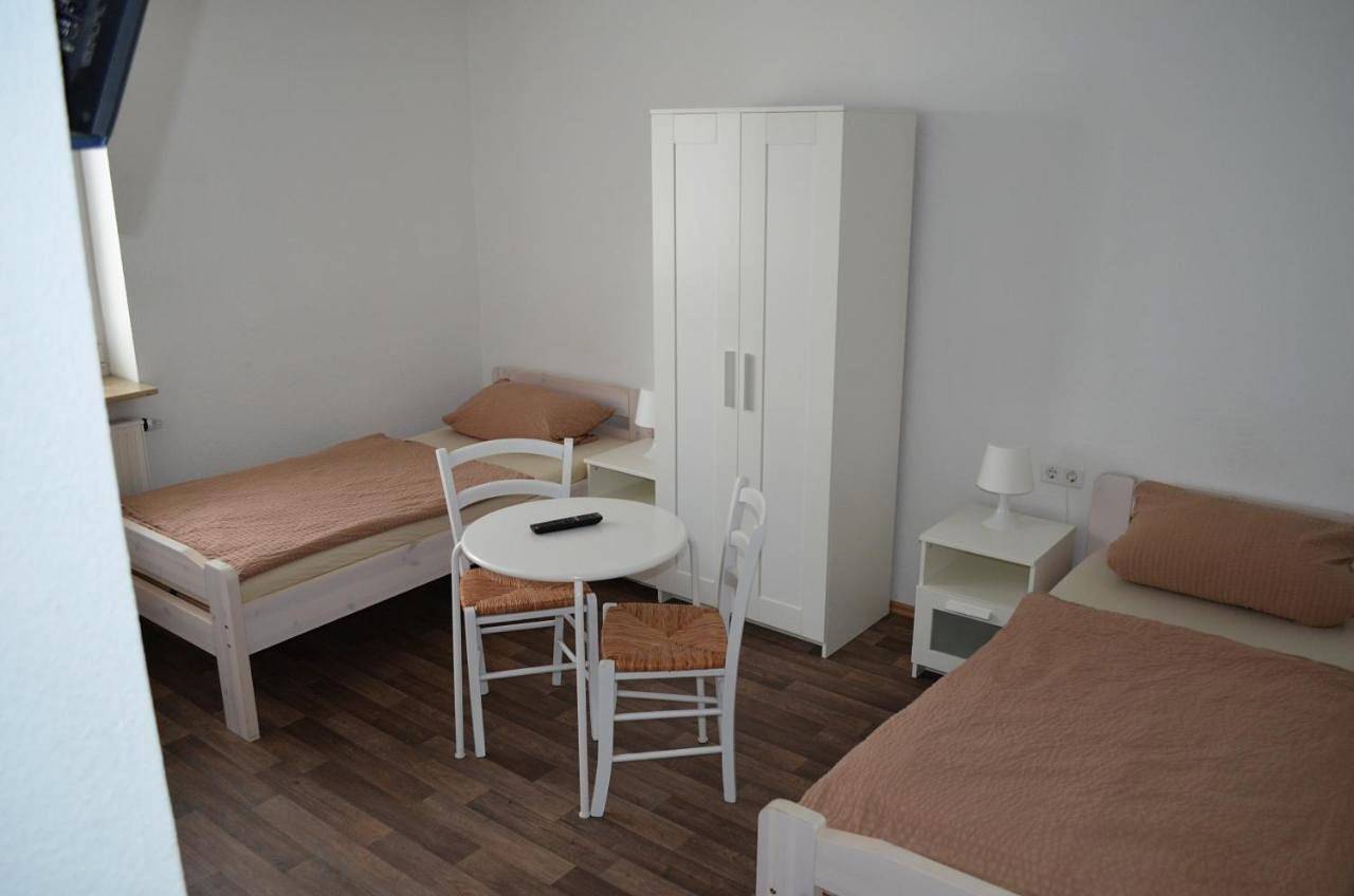 Single Room with Private Bathroom in Harleshausen, Kassel