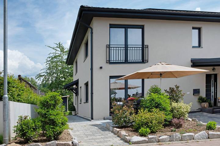 Ganze Wohnung, Ferienwohnung Am Rebberg" mit privater Terrasse, privatem Garten und Wlan in Sulzburg, Südschwarzwald