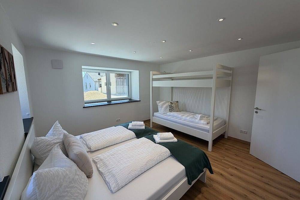 Ganze Wohnung, Family Apartment 4P 14 Min Legoland | Küche + Etagenbett in Burgau, Bayerisch Schwaben