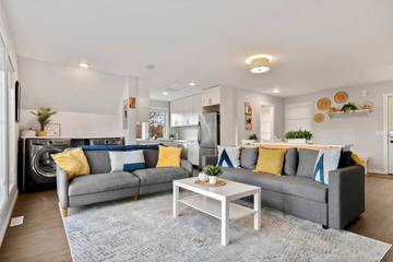 Vacation Rental for 4 Guests in Okotoks, Canadian Rocky Mountains, Picture 3