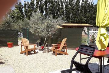 Gîte pour 2 personnes, avec jardin et terrasse à Vendres