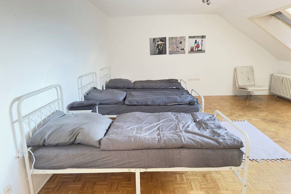 Appartamento intero, Cozy apartment with 3 single beds & kitchen in Leverkusen in Leverkusen, Bergisches Land