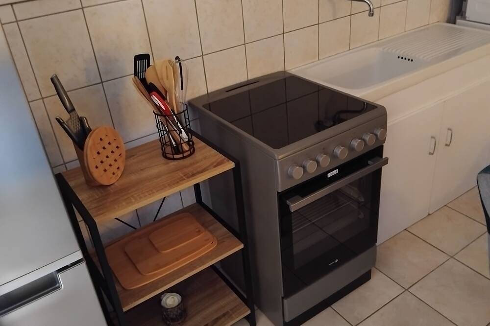Ganze Wohnung, Our apartment welcomes you. Comfort and serenity..... in Saint-Amand-Montrond