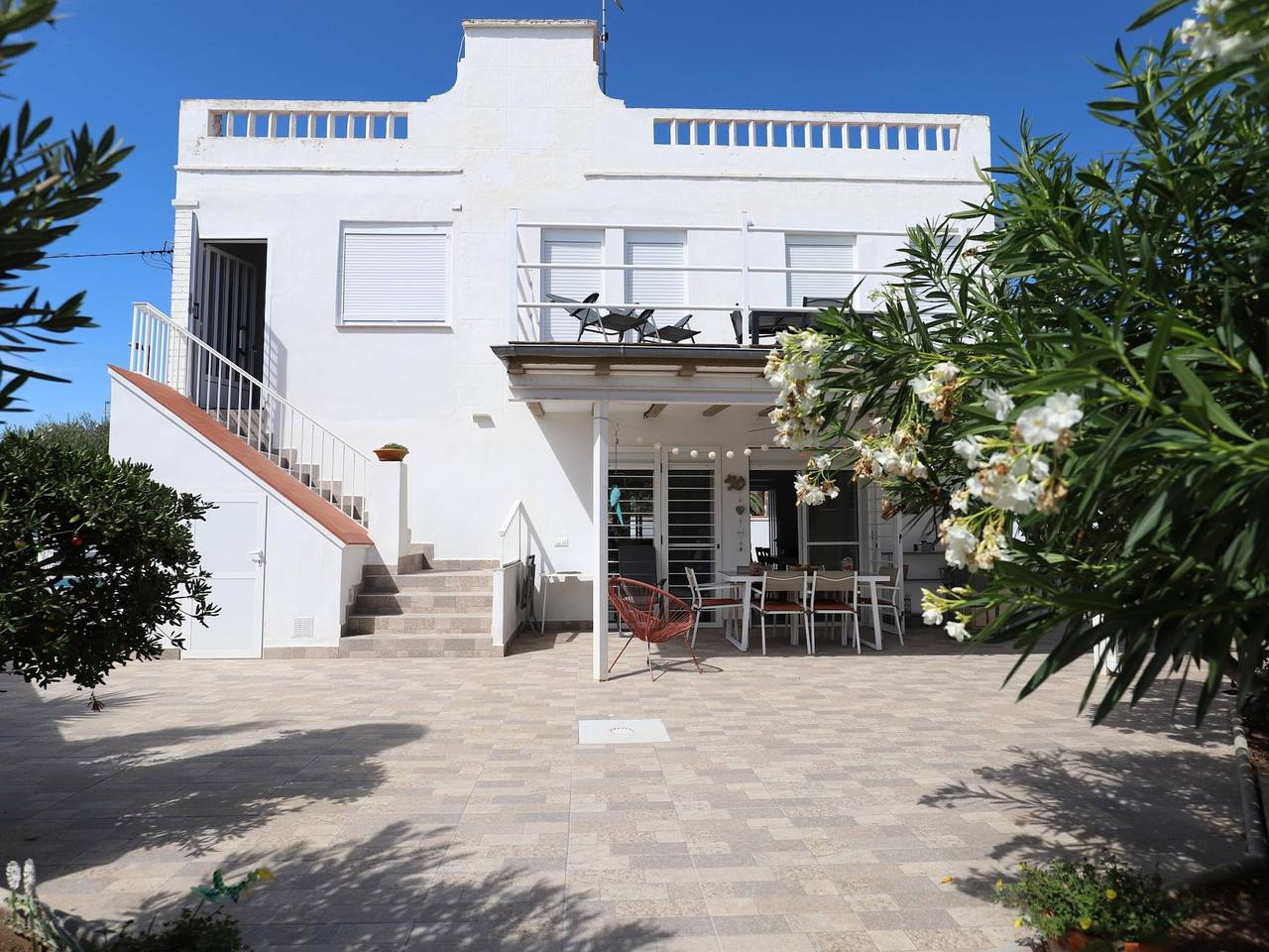 Apartamento en villa compartiendo piscina y jardín in Playa de Almardá, Sagunto