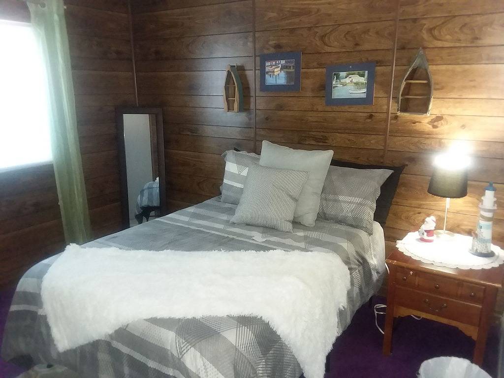 Vacation House for 6 Guests in Calvert Beach-Long Beach, Southern Maryland