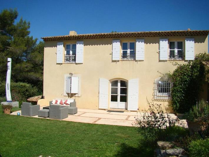 Location de vacances pour 9 personnes, avec Terrasse ainsi que Piscine et Vue à Peypin - 2