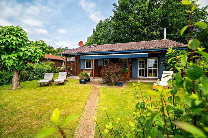 Ferienhaus für 4 Personen, mit Garten und Seeblick - 1