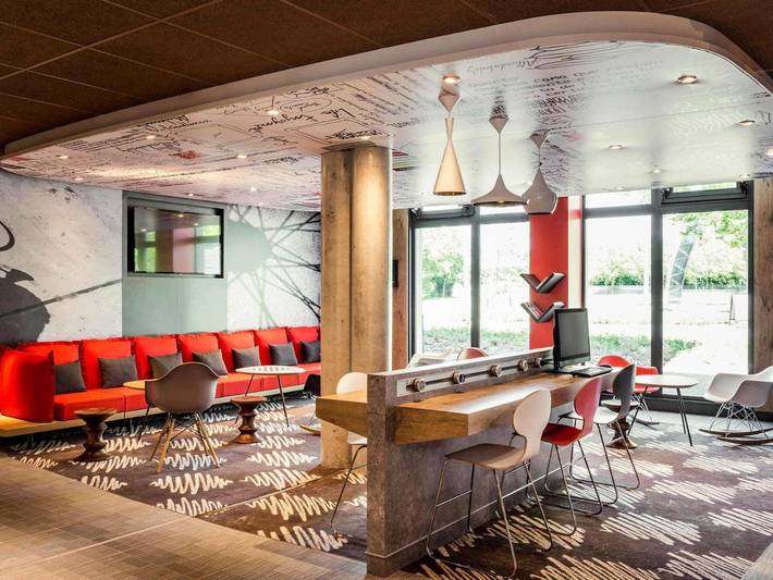 Hôtel pour 3 personnes, avec terrasse et vue à Montigny-le-Bretonneux - 2