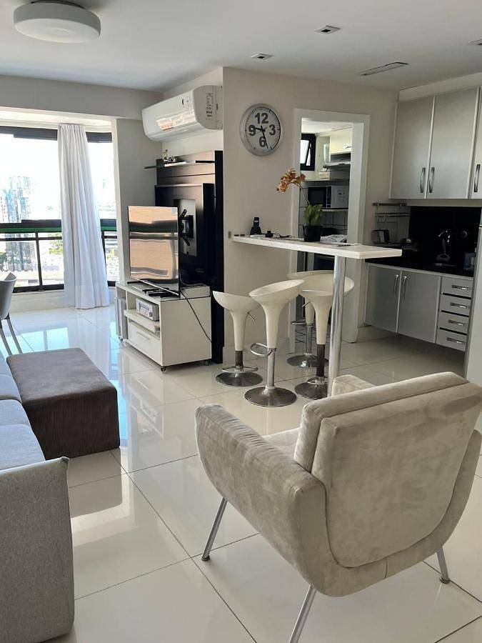 Casas e apartamentos de temporada para 4 pessoas, com balcão e piscina e ainda vista em Vitória